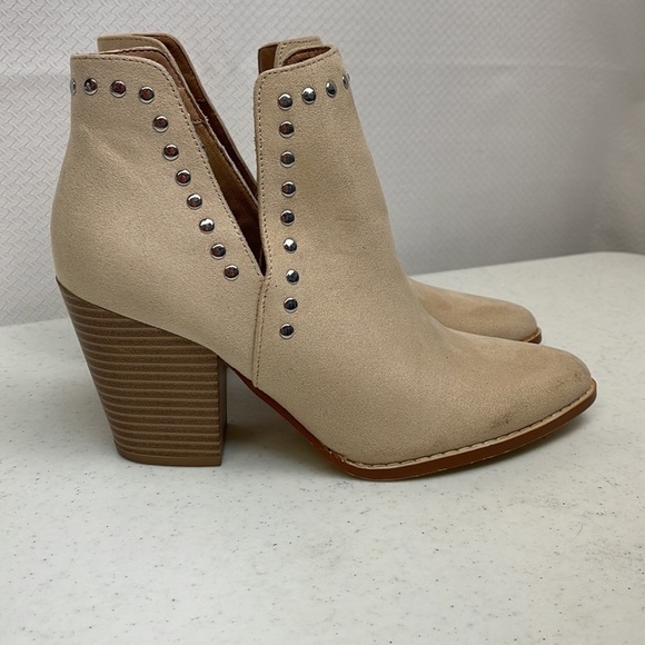 Studded Pointed Booties - Picture 2 of 8